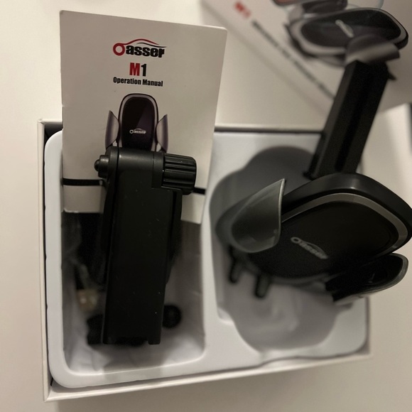 Wireless car  charger and phone holder - Picture 10 of 11